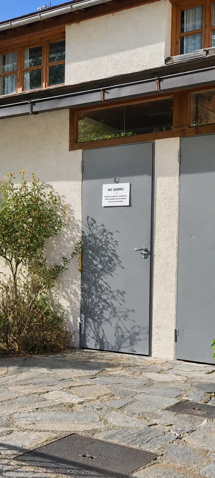 Vidoir pour WC chimique et eaux noires de camping-cars